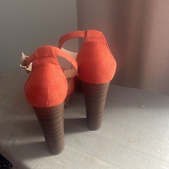 Jessica Simpson shoes - Picture 2 of 4